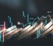 Rückgang des Gesamtwerts: Die 100 wertvollsten Unternehmen weltweit verzeichnen erstmals seit sieben Jahren einen (Foto: AdobeStock - tippapatt 428271112)