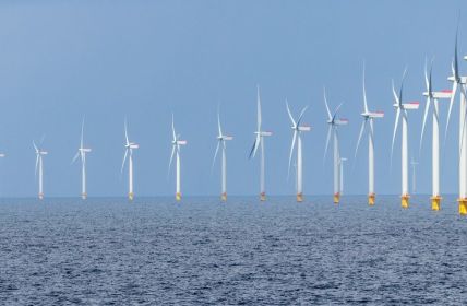 RWE und Masdar kooperieren bei Offshore-Windprojekten in (Foto: AdobeStock - bphoto 203270384)