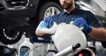 ZF Aftermarket erweitert sein Angebot an E-Fluids für (Foto: ZF Group)