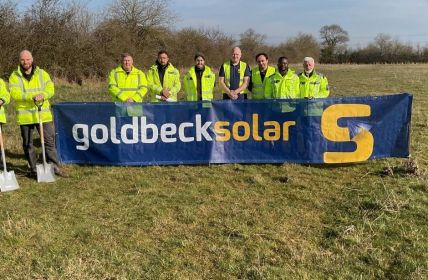 Symbolischer Spatenstich markiert Beginn 48 MWp Solarparks in (Foto: GOLDBECK SOLAR)