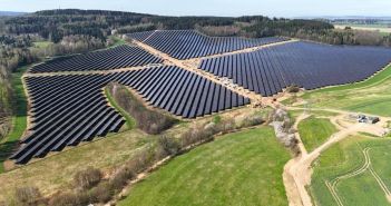 Solarpark Gornau erzeugt 65 GWh Energie für 18500 Haushalte (Foto: GOLDBECK SOLAR GmbH)