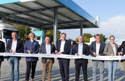 Ministerpräsident Günther eröffnet Kieler Wasserstofftankstelle mit 2 Megawatt (Foto: GP JOULE)