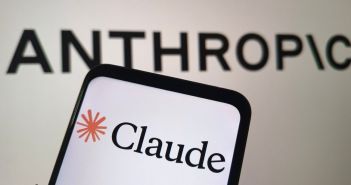Google erhöht Anthropic-Finanzierung um zehn Milliarden Dollar und (Foto: AdobeStock - Photo Agency - 1877960845)