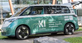 Katja Mast besucht WeberHaus Rheinau praxisnah mit Fraunhofer (Foto: WeberHaus GmbH & Co.KG)